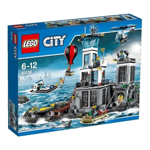Lego 60130 La prigione è dotata di 2 livelli con eliporto, torre di guardia e cortile, telecamere di sicurezza e faretti, cella, molo e fogna con funzione evasione