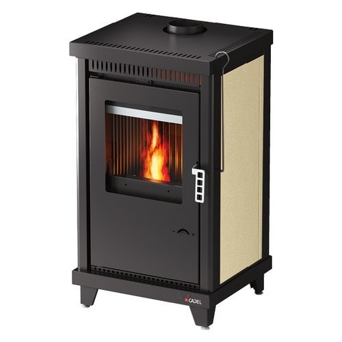 Cadel Carina è una stufa a legna che grazie alle sue dimensioni e alla sua estetica lineare può essere installata in qualsiasi spazio di casa