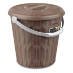 Stefanplast - Estetica originale per la pattumiera con coperchio Elegance, pratica, resistente e dotata di manico soft touch e chiusura antirandagismo. Funzionale sia per un utilizzo indoor che outdoor; un valido aiuto per garantire ordine e pulizia in ogni ambiente della casa. Made in Italy