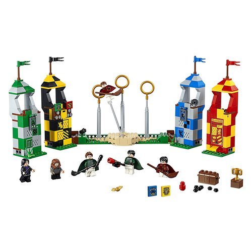 Salta sulla tua scopa e partecipa alla Partita di Quidditch™ LEGO® Harry Potter™ 75956 ! Unisciti ad Harry, Hermione e al Professor Piton™ per un'avventura magica e senti i brividi correrti sulla sch