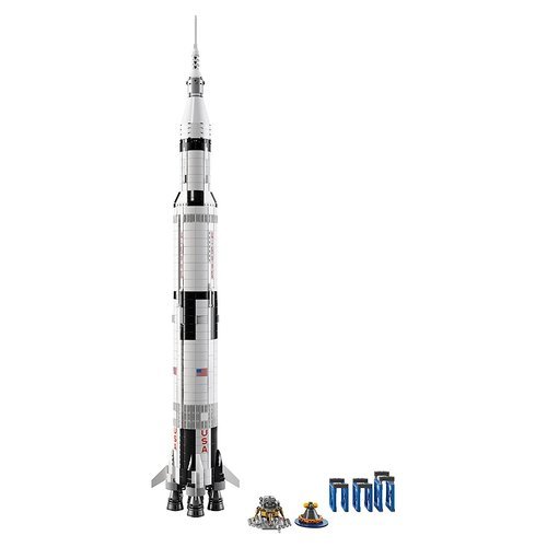 21309 Un’avventura storica ti attende con L’Apollo Saturn V LEGO® NASA, il primo razzo che ha trasportato l’uomo sulla Luna! Costruisci i 3 stadi di questo fantastico razzo di un metro di altezza e q