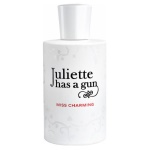 Juliette Has a Gun - L'eau de parfum Juliette Has a Gun Miss Charming è Il profumo di una vergine maliarda, docile e provocante, elegante e sensuale. A prima vista la signorina può sembrare innocente. Mai fidarsi delle prime impressioni...Se lei è una rosa, non dimenticatevi che avrà anche le spine. Una fragranza che evoca ingenuità e chiarezza. Composizione: fragola, frutti di bosco, litchi, muschio, rosa Tipo di profumo: profumi fioriti, profumi fruttati