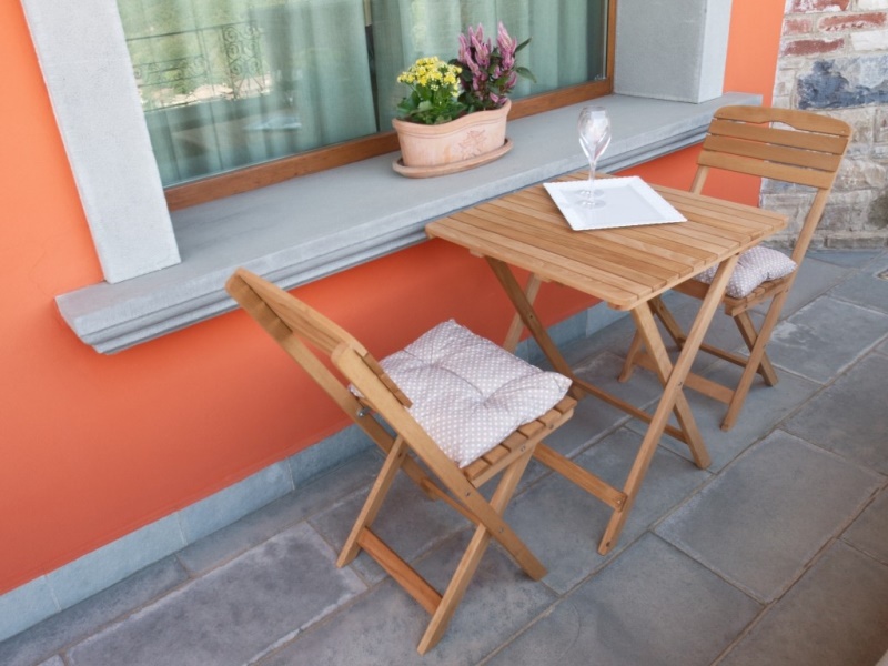 Esterni da vivere Bistrot CANNES relax in giardino