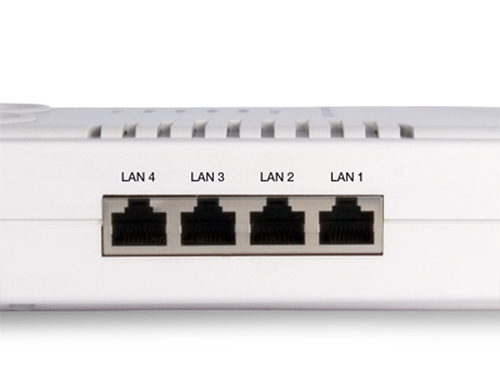 Hamlet Multipresa Filtrata con adattatore Powerline 200bit Switch 4 porte interuttore termico