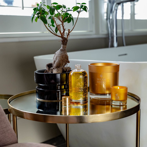 Mesmerising Oudh Accord & Gold Olio da Bagno 200 ml Molton Brown