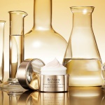 Estee Lauder - Contorno occhi Estee Lauder Re Nutriv Ultimate Lift Regenerating Youth