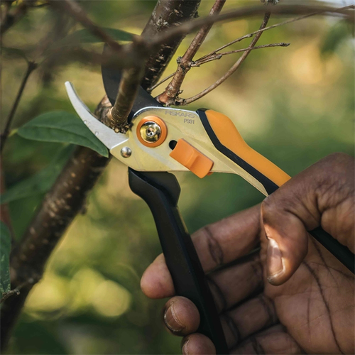 Fiskars Solid P331 cesoia da potatura Bypass Nero, Arancione