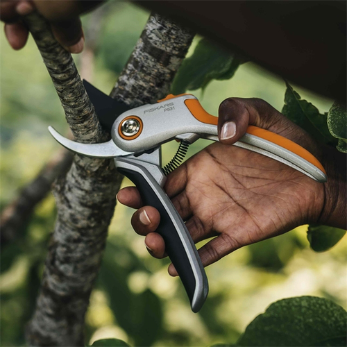 Fiskars Plus P531 cesoia da potatura Bypass Nero, Arancione