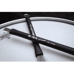 Vic Firth - Spazzole batteria Vic Firth AB RMWB Russ Miller Signature Black e Silv