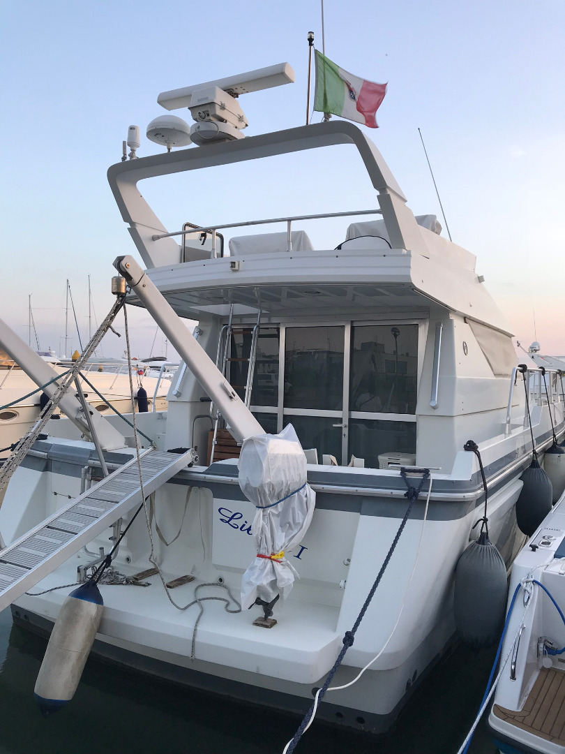MOCHI 40 FLY EUROPA 1991 Barca da diporto con 2 motori da 370 cv. turbo | raiser nuovi in acciaio e turbo revisionati nel 2020
